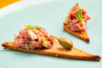 tapas with tartar and capers