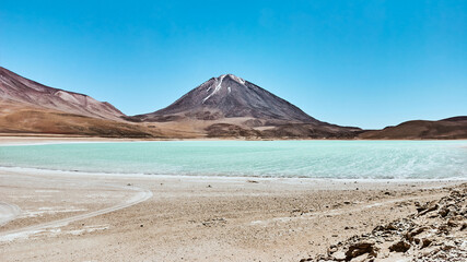Salar de Uyuni Tour in Bolivia’s Altiplano