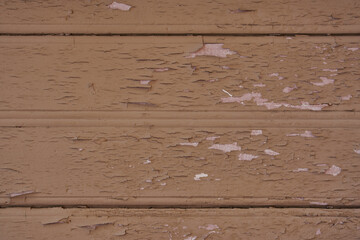 Textura de madera vieja de ventanas y puertas desgastada por el tiempo con grietas y clavos oxidados