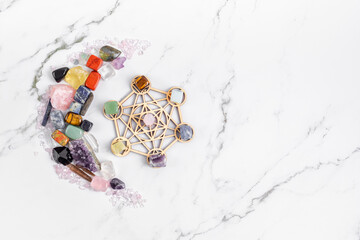 Healing chakra crystal grid therapy. Rituals with gemstones and aromatherapy for wellness, healing, meditation - obrazy, fototapety, plakaty