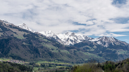 Vue sur le parc régional Gruyère pays-d'enhaut