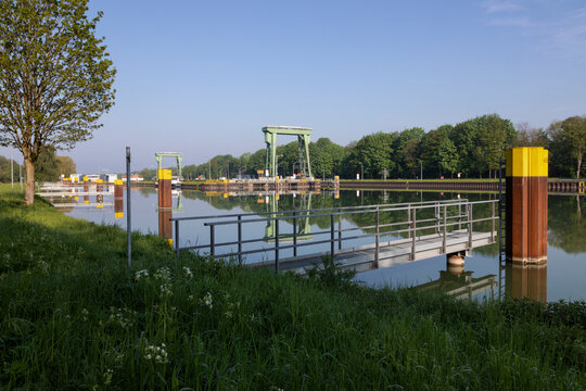 Frühling am Wesel-Datteln-Kanal bei Hünxe