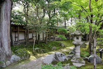 Fotobehang 日本の古い建物と庭の風景 © masamasa3