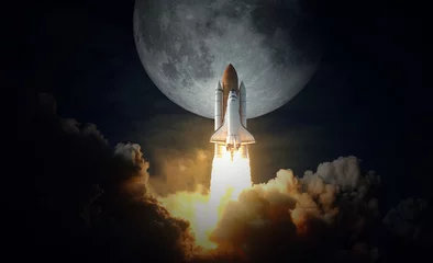 Fotobehang Nasa Space Shuttle stijgt op naar de maan. Elementen van deze afbeelding geleverd door NASA.