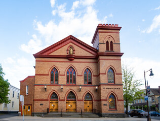 Obraz premium Kingston, NY - USA- May 12, 2021: VIew of the Saint Joseph Roman Catholic Church in the Kingston Stockade District.