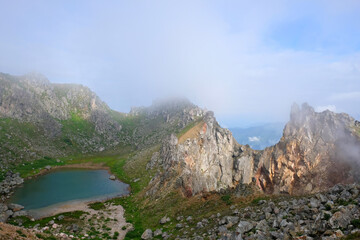 雲の切れ間に見る世界