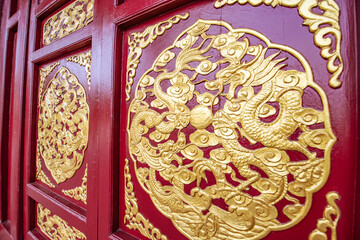 Chinese Dragon Totem Gold Lacquered Wood Carving Double Dragon Play Beads