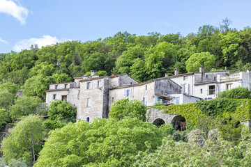 Fototapeta na wymiar Vue sur le village médiéval de Sauve (Occitanie, France)
