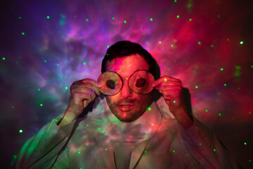 Mann im Universum