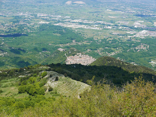 suggestivo panorama sul Monte Cacume in provincia di Frosinone in Italia