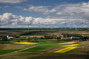 Ein Windpark bei Gau-Odernheim