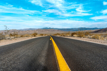 Naklejka premium Scenic Empty Road in Death Valley, USA