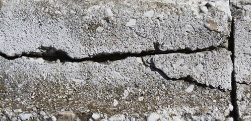 Crepa nel muro - danni da terremoto