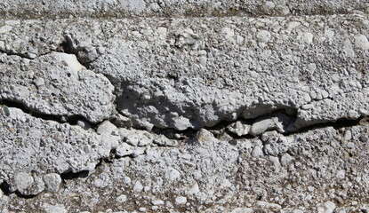 Crepa nel muro - danni da terremoto