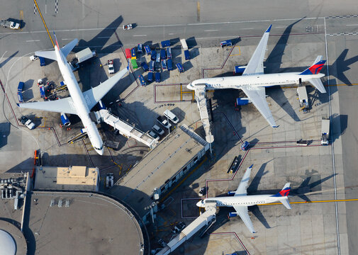Delta Airlines terminal at Los Angeles International Airport Terminal 2, a focus city for Delta with flight connections. Airplanes of Delta.