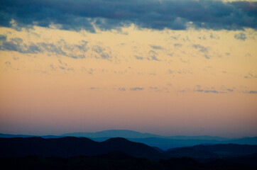 Obraz premium the sunrise over the mountains 