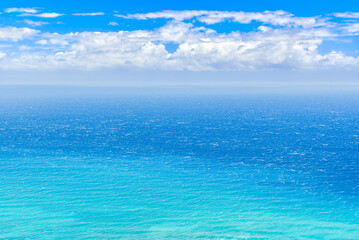Obraz premium 【旅行】南国の青い海と入道雲が浮かぶ青空 ハワイ 