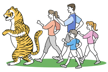 虎の後ろからウォーキングする家族