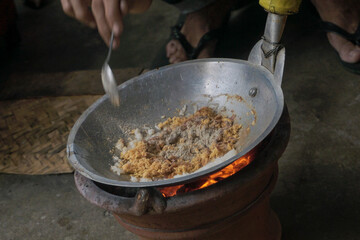 the process of making kerak telor