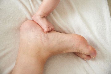 赤ちゃんの足