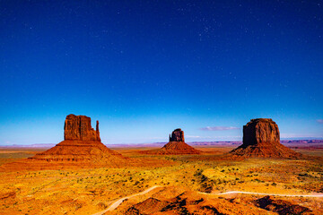 モニュメント・バレーの星空