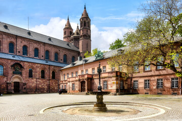 View from Schloßplatz to the Heyls-Schlößchen, Worms. On the left the Cathedral