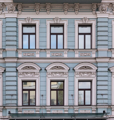 Obraz premium Vintage architecture classical facade building in classicism, baroque, Beaux-Arts styles front view