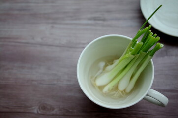 コーヒーカップの中の野菜