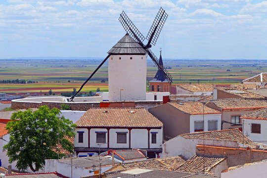 Blick auf Campo Criptana in der Mancha Kastillien