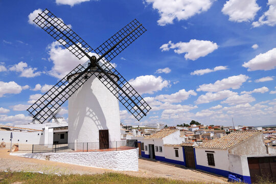 Blick auf Campo Criptana in der Mancha Kastillien