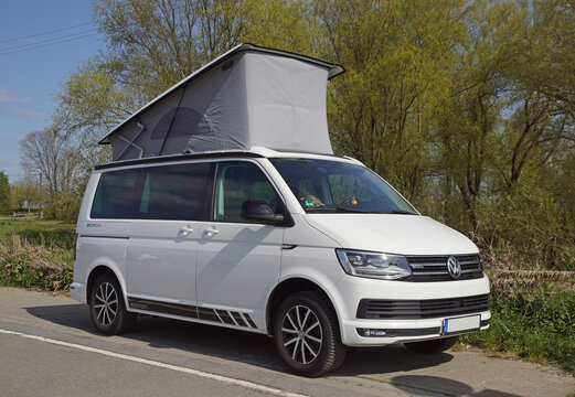 Volkswagen VW California 6.1 /T6 Beach Camper in wei&szlig;