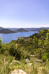 Paysage du Lac du Salagou (Occitanie, France)