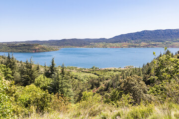 Fototapeta na wymiar Paysage du Lac du Salagou (Occitanie, France)