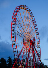 Fototapeta premium ferris wheel on a blue sky