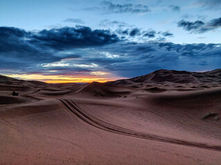 Naklejka premium sunset in the desert