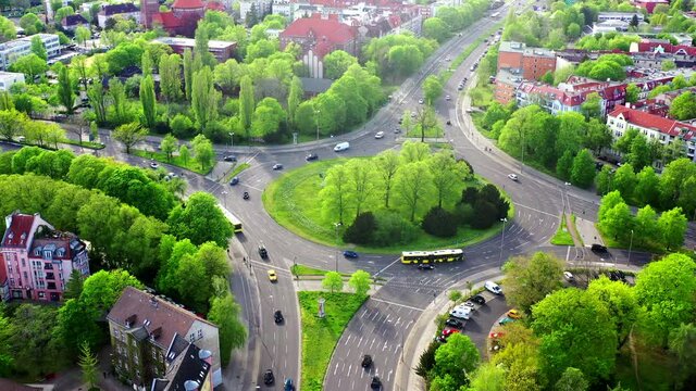 Strassenverkehr am Falkenseer Platz, Berlin Spandau, Mai 2021