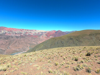 Fototapeta na wymiar The hills and colorful rocks of the Serranía de Hornocal