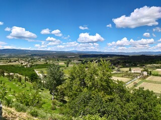 Fototapeta na wymiar Provence, vue sur la vallée depuis Ménerbes