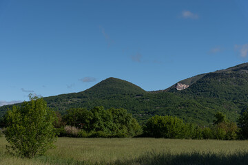 In the province of Isernia, just a few kilometers from the pentra town, there is Miranda, a...