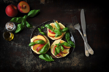Peach caprese sandwiches. Healthy snack.
