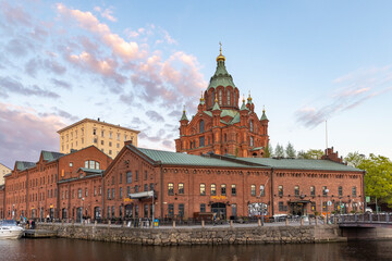 Fototapeta premium Historical buildings downtown Helsinki during springtime sunset