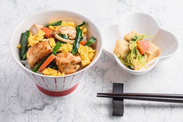 チキン丼