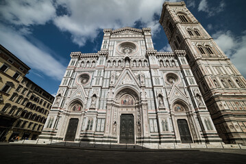 Fototapeta na wymiar Sunny day on the Florence cathedral