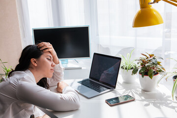 woman freelancer worker burn out