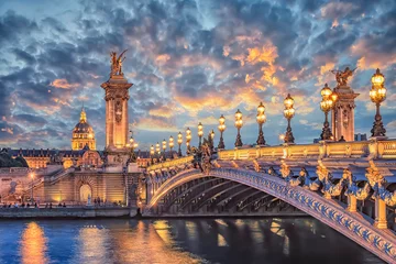 Photo sur Plexiglas Pont Alexandre III Pont Alexandre III à Paris au coucher du soleil