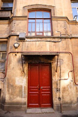 Fototapeta na wymiar doors of old Saint Petersburg well yards