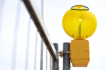 a construction site signal light