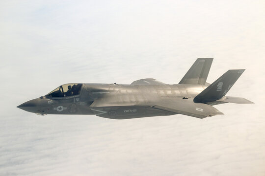 F35 in flight