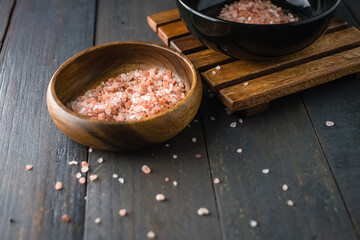 Himalayan sea salt in wooden bowl