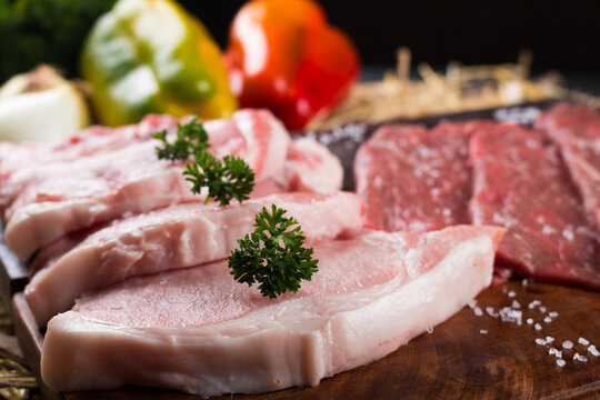 Diferentes cortes de carnes para parrilla o asado